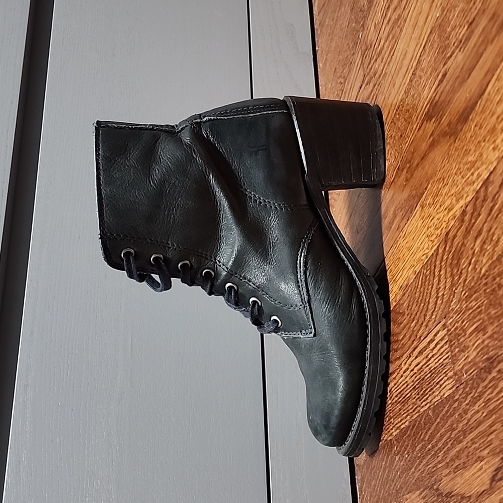 FRYE Vanessa Boots, women's sz 8.5 US